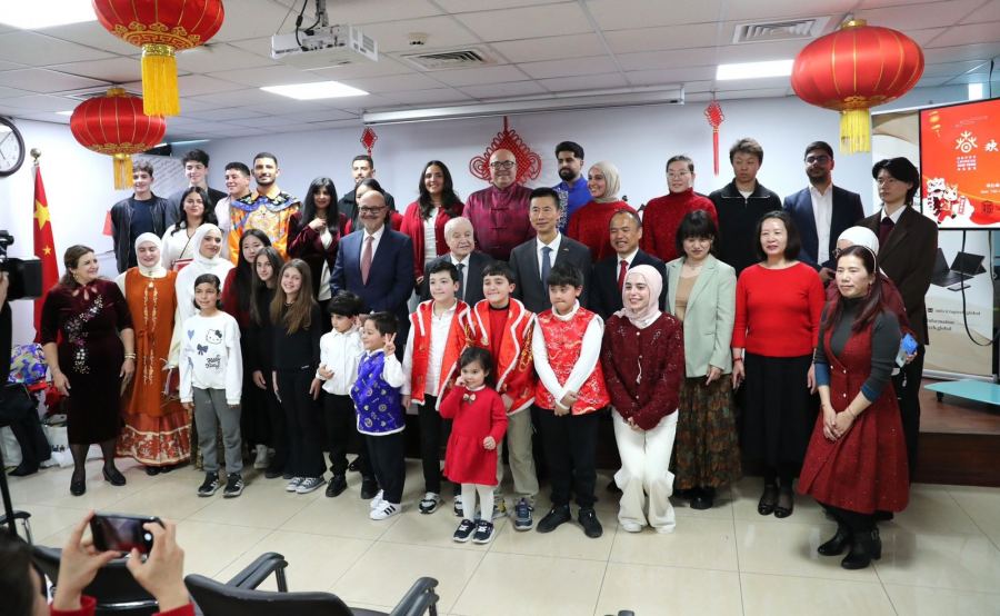 السفير الصيني من معهد كونفوشيوس طلال ابو غزالة في عمان يؤكد عمق الشراكة الثقافية والاستراتيجية بين الصين والاردن